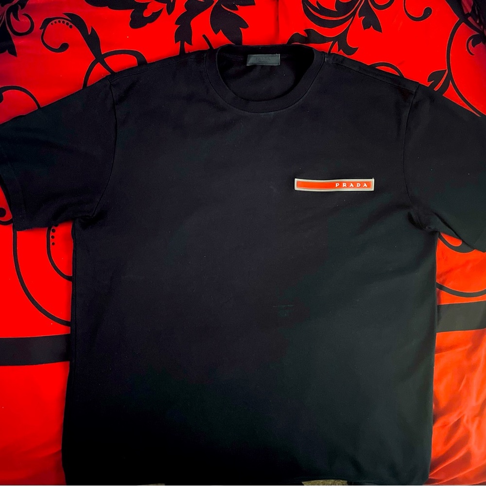 MENS PRADA T-SHIRT